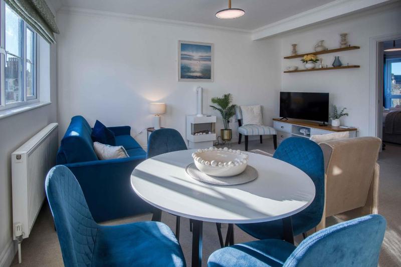 The Nook North Beach - 1 Bedroom Apartment - Tenby - image 6
