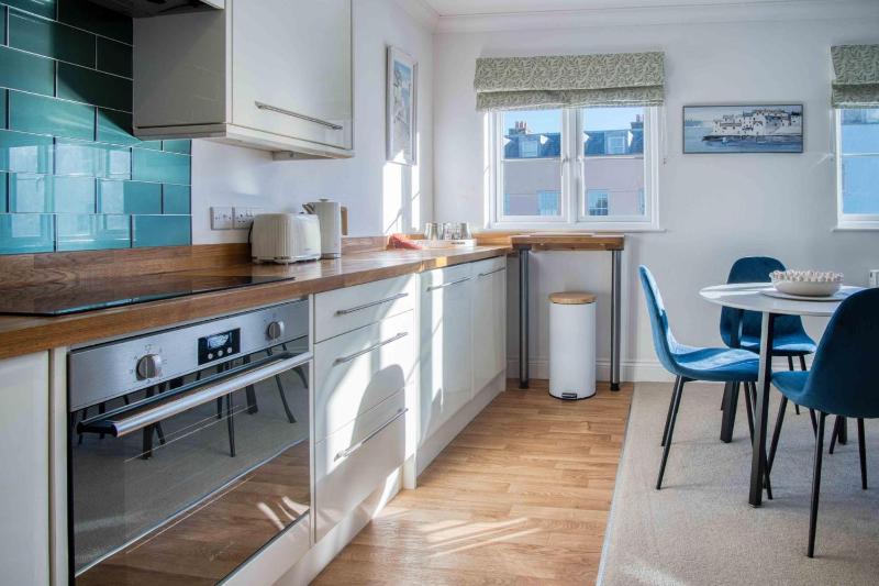 The Nook North Beach - 1 Bedroom Apartment - Tenby - image 19