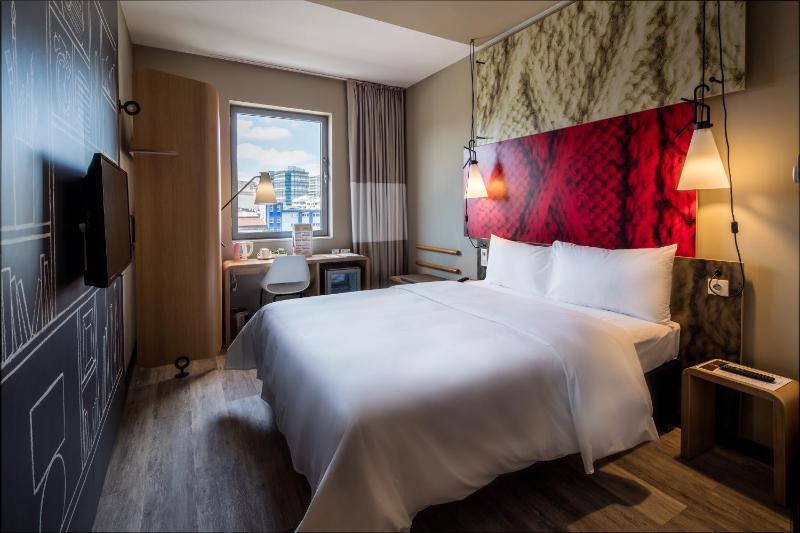 Standard Room with 1 Double Bed image 3