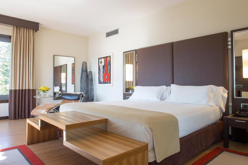 Suite with Sea View image 3