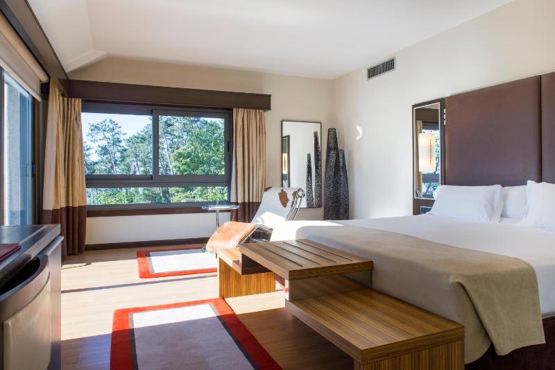 Suite with Sea View image 2