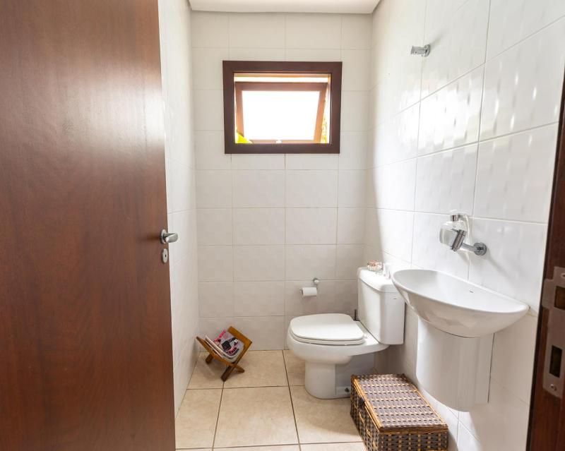Casa com Area Gourmet e Quintal a 200 m da Praia - image 26