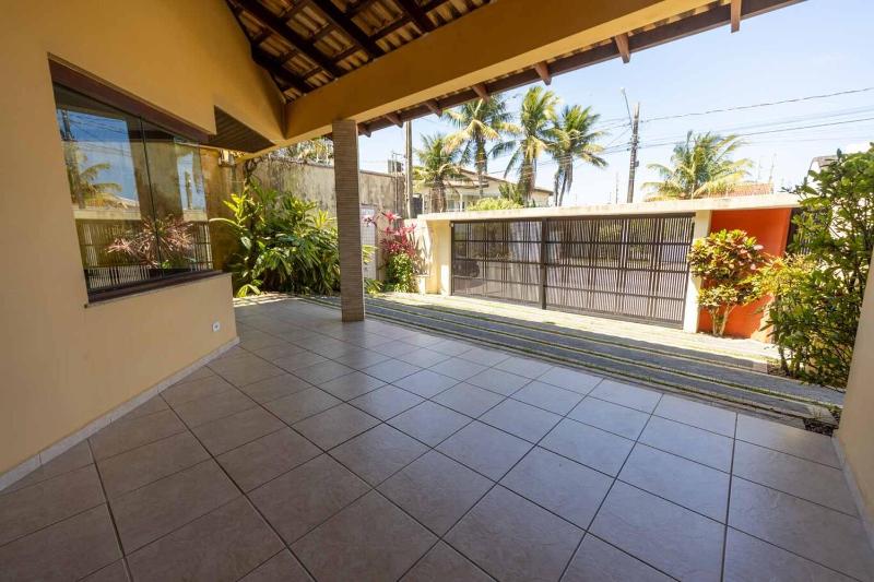 Casa com Area Gourmet e Quintal a 200 m da Praia - image 29