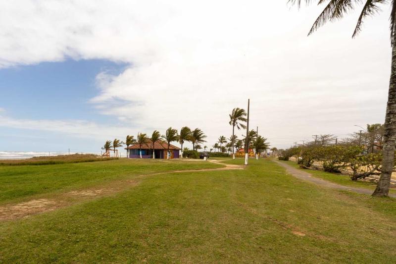 Casa com Area Gourmet e Quintal a 200 m da Praia - image 28