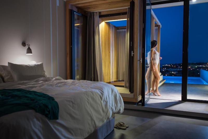 Suite with Private Pool image 3