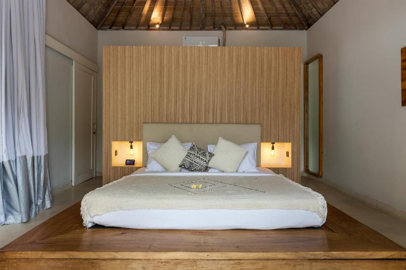 Villa Reina by SooBali - Spacious & Modern near Canggu with Butler-Cook Private Pool and Tropical Gardens - image 8