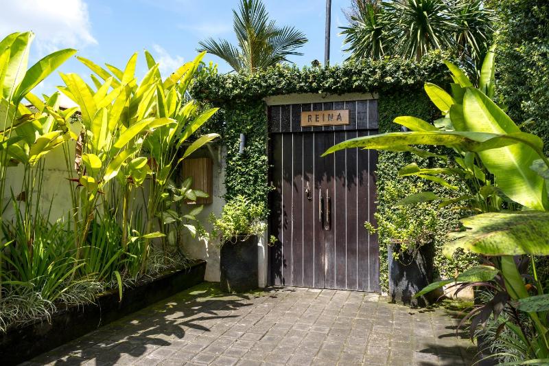 Villa Reina by SooBali - Spacious & Modern near Canggu with Butler-Cook Private Pool and Tropical Gardens - image 33
