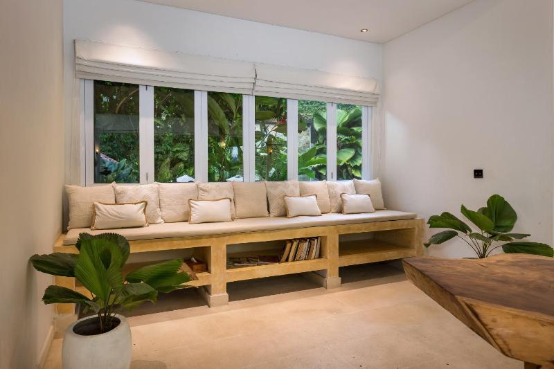 Villa Reina by SooBali - Spacious & Modern near Canggu with Butler-Cook Private Pool and Tropical Gardens - image 42