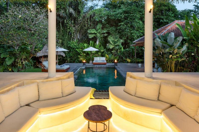 Villa Reina by SooBali - Spacious & Modern near Canggu with Butler-Cook Private Pool and Tropical Gardens - image 35
