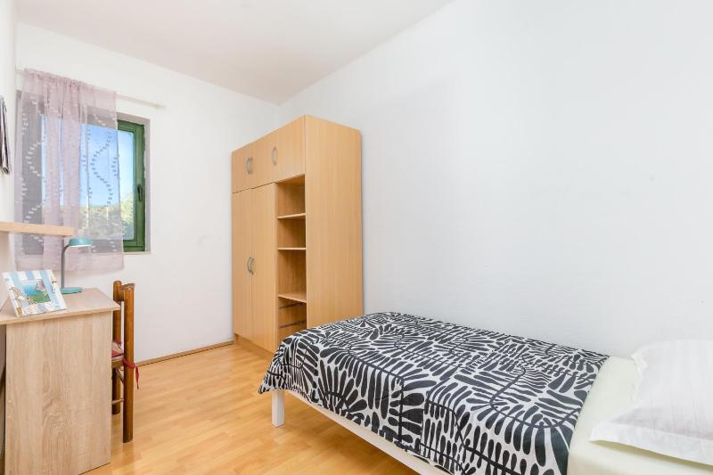 Family-friendly apartments with swimming pool Kastel Novi Kastela - 22569 - image 9