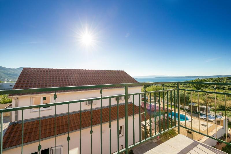 Family-friendly apartments with swimming pool Kastel Novi Kastela - 22569 - image 38