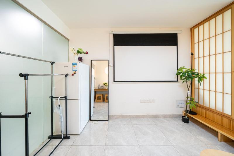 XuRi - East-Aesthetic Downtown Dwelling with Multi-Guest Capacity - image 7