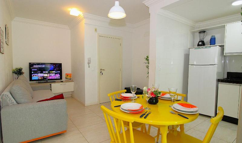 1055 - Apartamento para locação em Bombinhas - Residencial Atalanta Apto 204 B - image 1