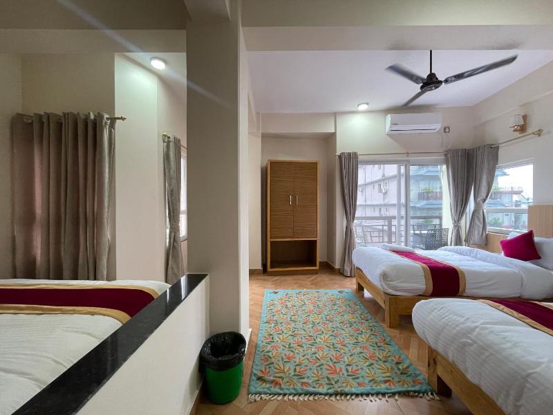Hotel Roadside Inn - image 7