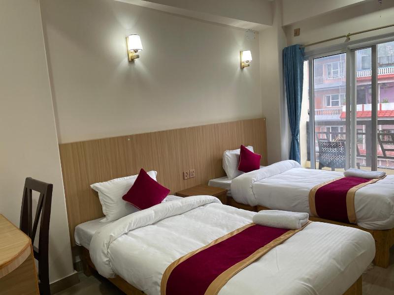 Hotel Roadside Inn - image 6