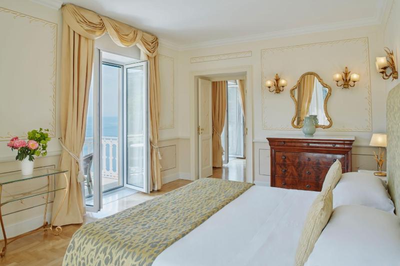 Junior Suite with Sea View image 1