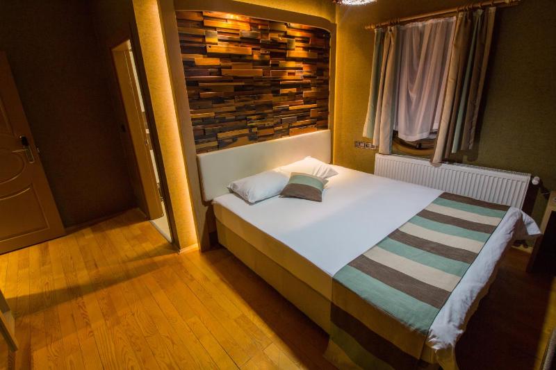 VIP Double Room with Mountain View image 2