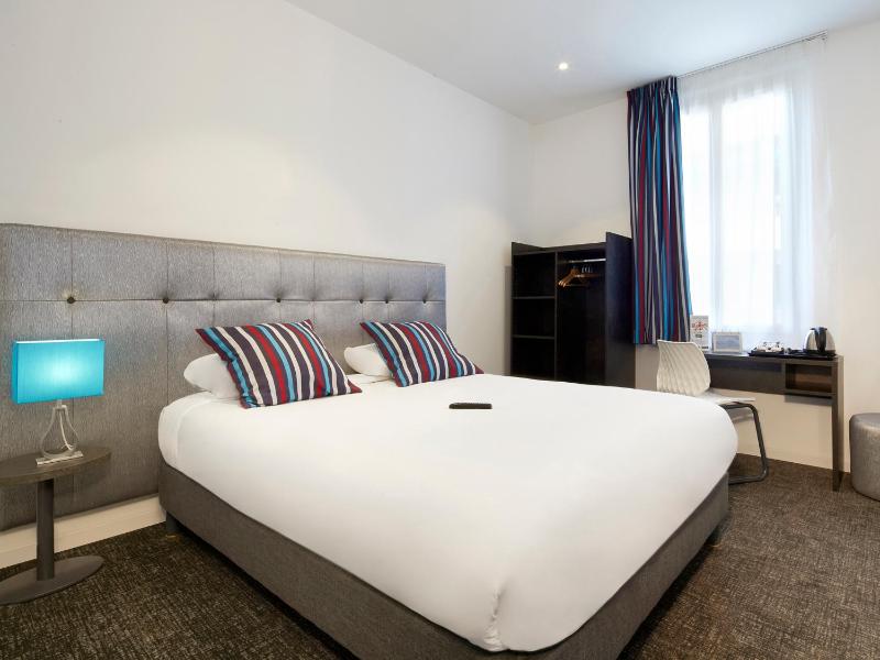 Double Room image 1