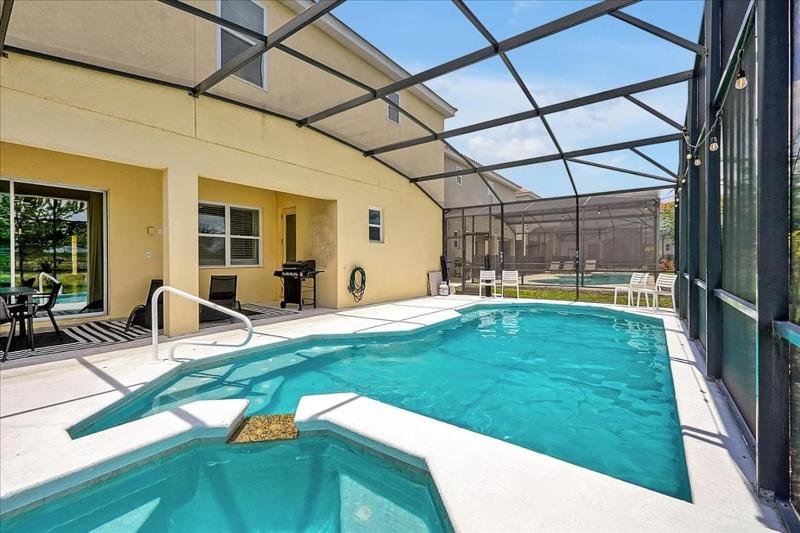 5414 OAKGRAIN CT DAVENPORT 12 BEDS - image 9