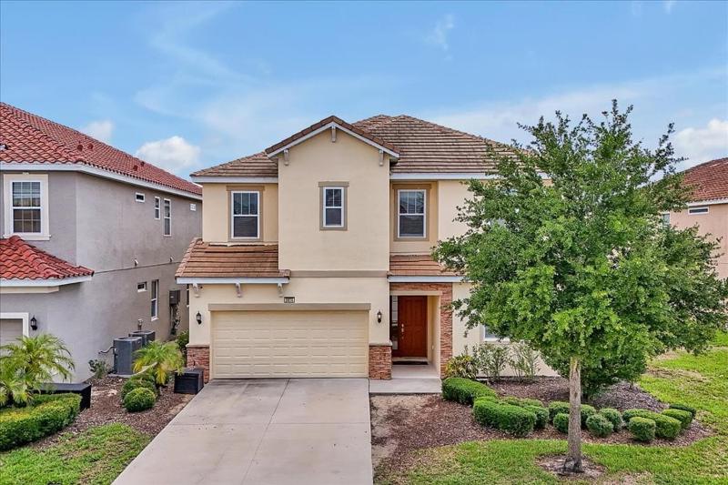 5414 OAKGRAIN CT DAVENPORT 12 BEDS - image 34