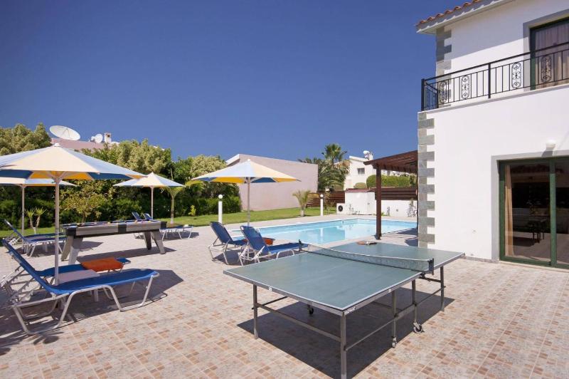 Villa Coral Christina by Villa Plus - image 3