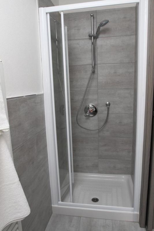 Triple Room with Private Bathroom image 2