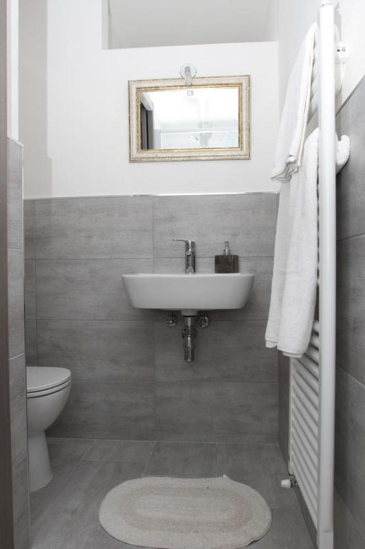 Triple Room with Private Bathroom image 3