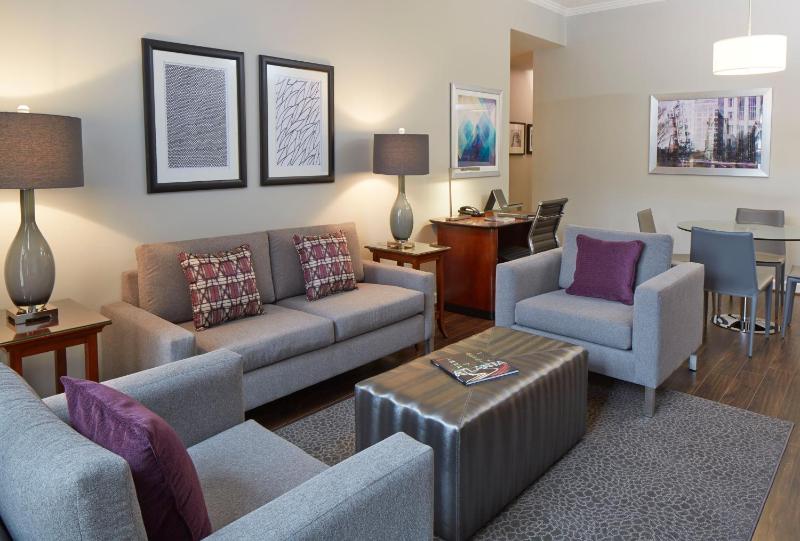 Premier One-Bedroom Suite image 2