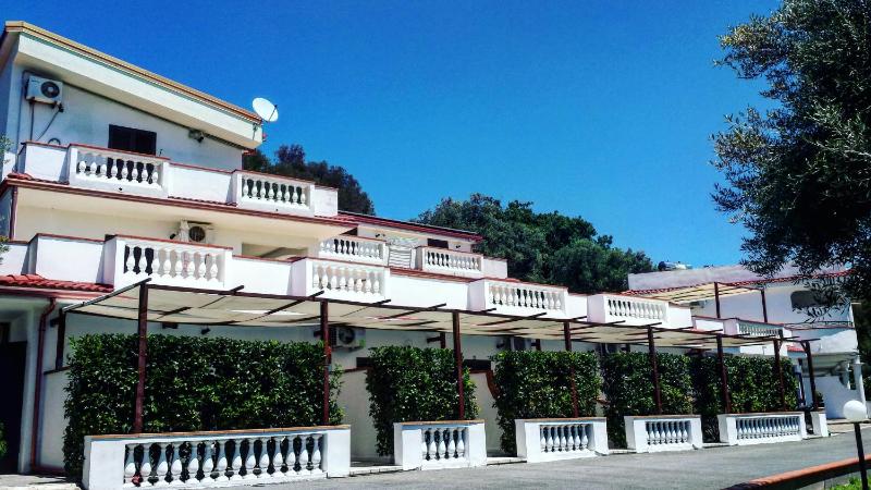 Quadruple Room image 4