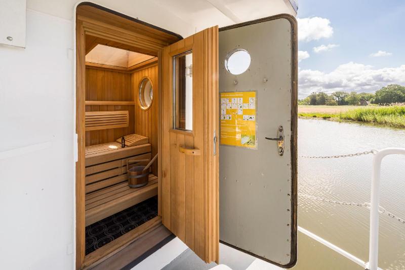 Urlauberschiff Störtebeker - image 22