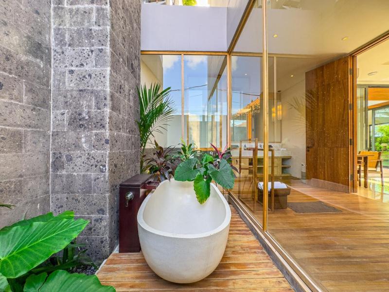 Narawangsa Villa 4br Amazing Sunset Rooftop - image 12