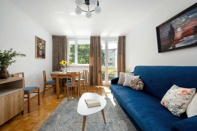 Blue Two Bedroom Apartment in Wrocław with Desk Bathtub and Balcony by Noclegi Renters - image 2