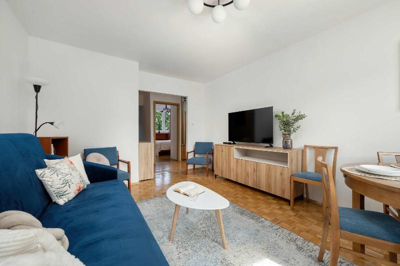 Blue Two Bedroom Apartment in Wrocław with Desk Bathtub and Balcony by Noclegi Renters - image 20