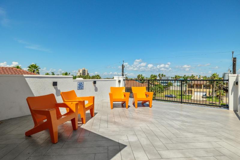 Miramar House 120 E Constellation home - image 22