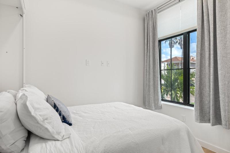 Miramar House 120 E Constellation home - image 33