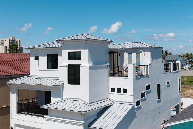Miramar House 120 E Constellation home - image 9