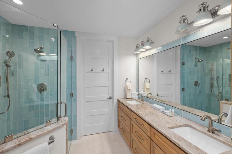 8242 Breakers Blvd home - image 29