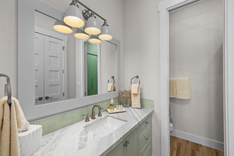 8242 Breakers Blvd home - image 33