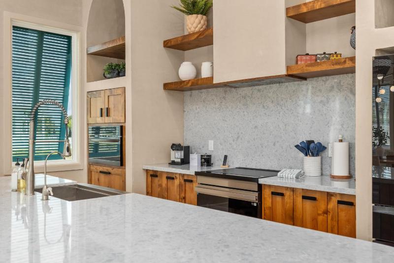 Nomad House at The Shores home - image 6