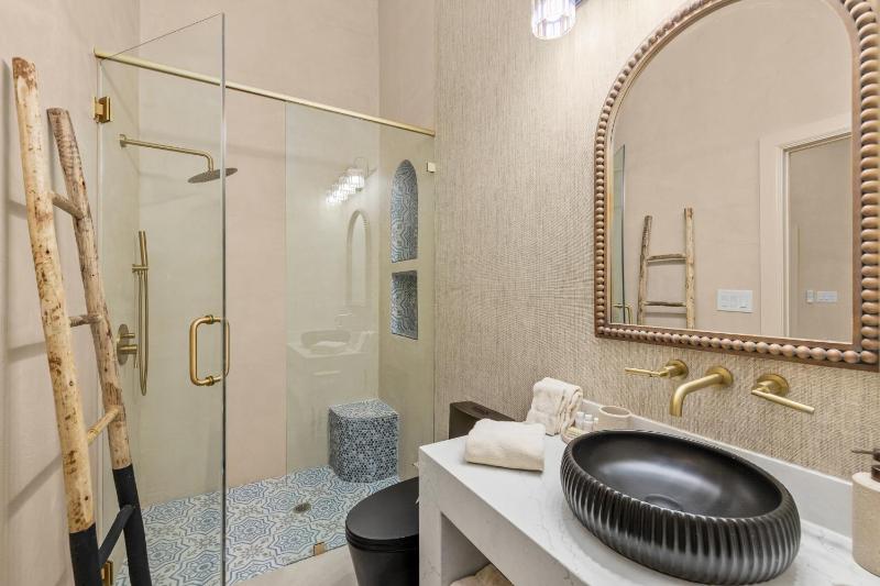 Nomad House at The Shores home - image 8