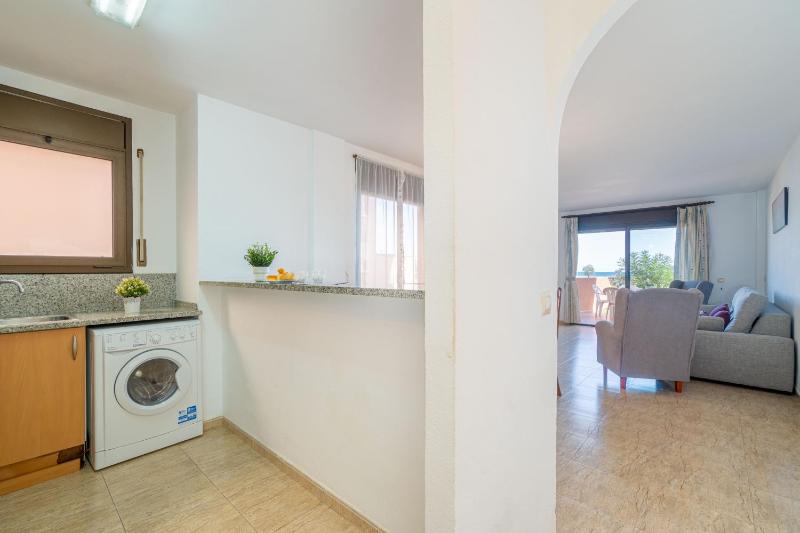 Apart-rent Apartamento Mirablau 0087 enfrente de la playa - image 26