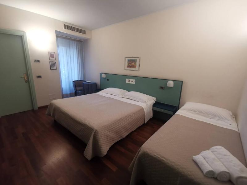 Deco Hotel - image 19