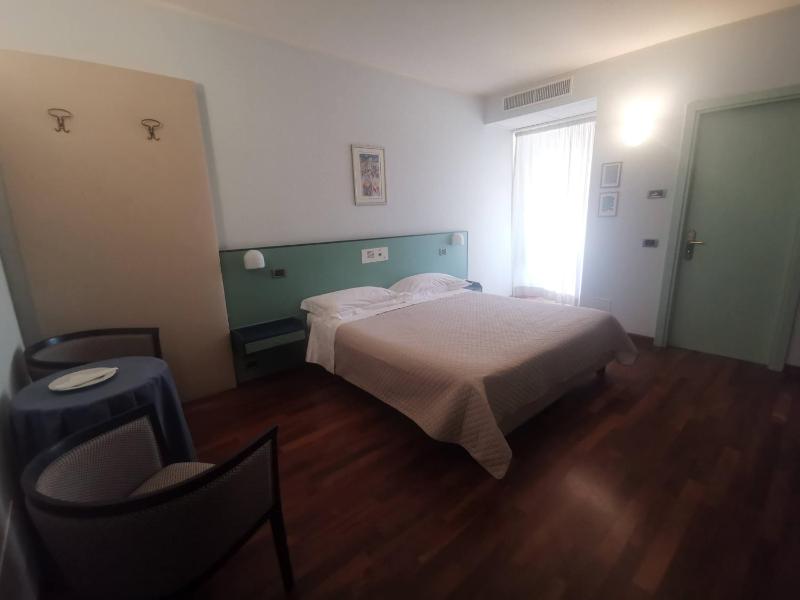 Deco Hotel - image 8