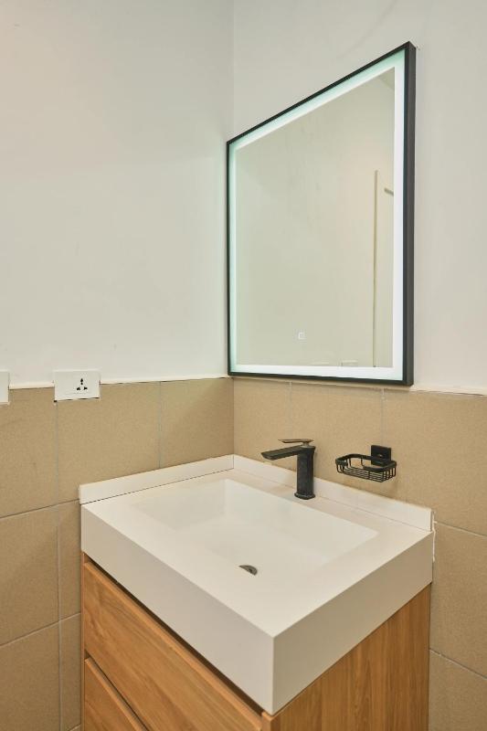 Modern Downtown Bole apartment - image 8