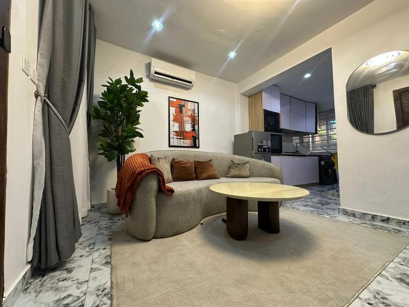 Luxury 1 Bedroom Apartment in Lekki - image 1