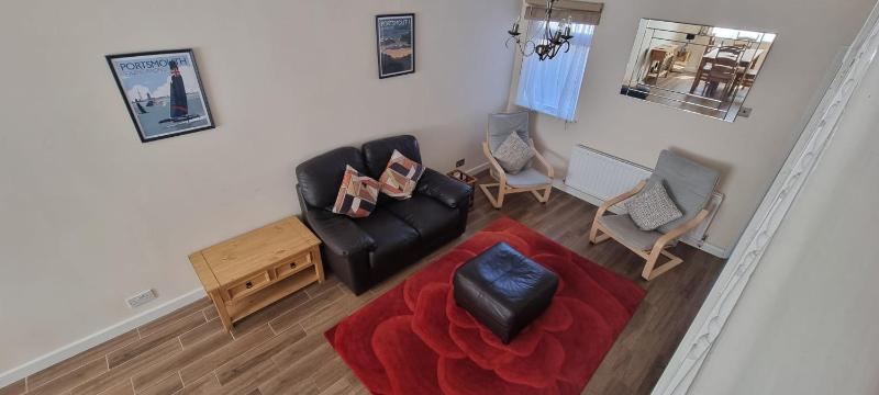 Centrally Located 3Bed Family Home - image 26