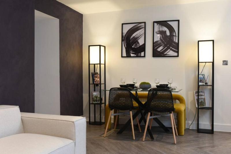 Fancy Staying in a Prison? Sleeps7 2Bath w/parking - image 24