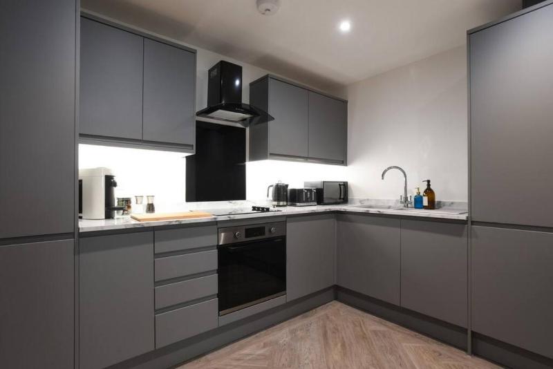 Fancy Staying in a Prison? Sleeps7 2Bath w/parking - image 6