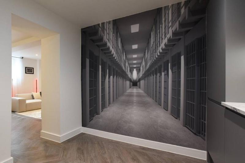 Fancy Staying in a Prison? Sleeps7 2Bath w/parking - image 23