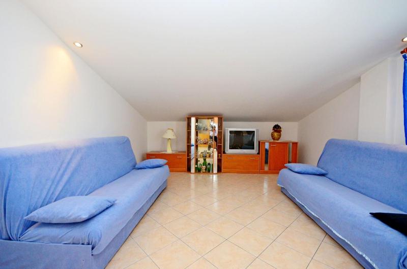 Apartments Biserka - image 10